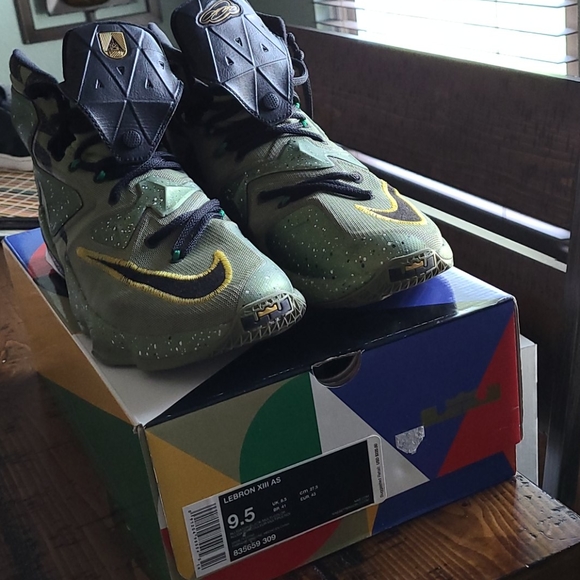 Nike LeBron XIII AS - Picture 1 of 8